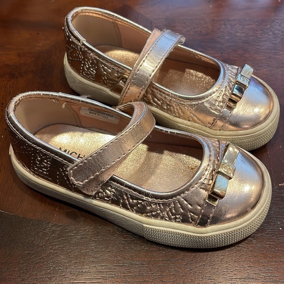2 Pr Gold Shoes Michael Kors & Gap Velcro Strap Bunny Bows Toddler 7 - Picture 2 of 8